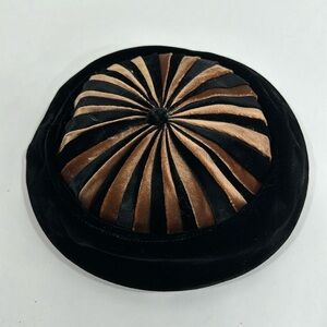 Elsa Schiaparelli pillbox hat velvet